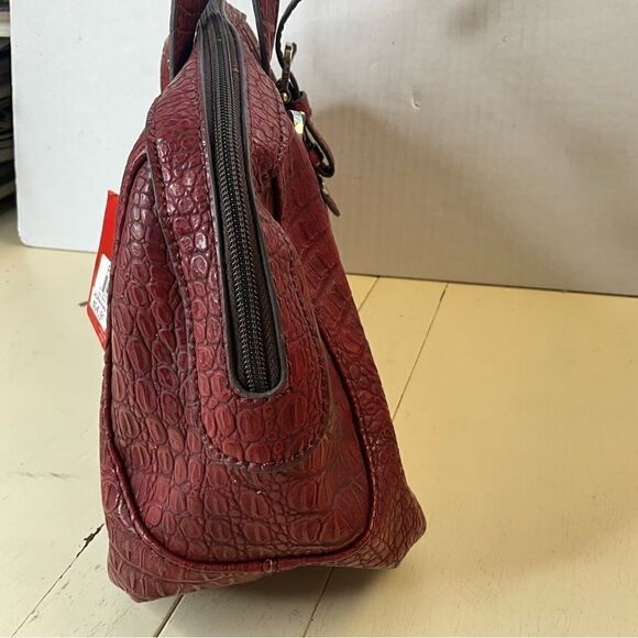 Rellic Croc Purse Burgundy Front and Back Straps With Buckles NWT - Picture 5 of 16